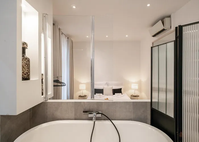 Hyper Centre - 2 Pieces Avec Balcon - 4 Couchages 戛纳