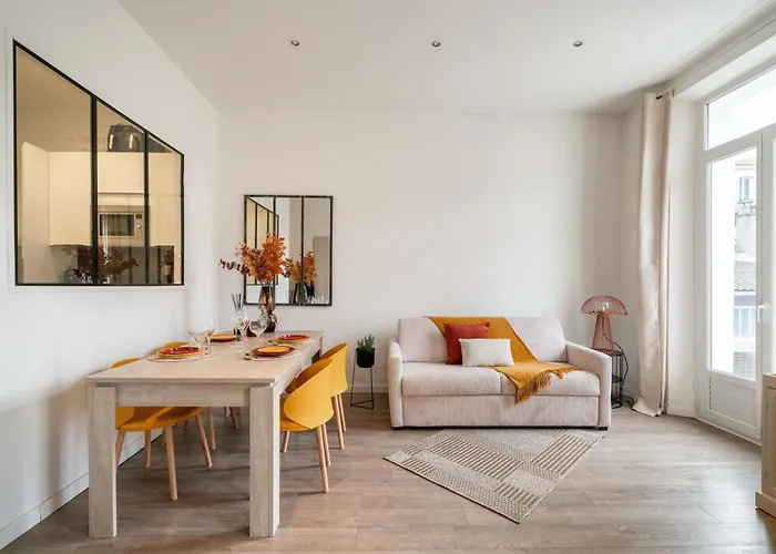 Hyper Centre - 2 Pieces Avec Balcon - 4 Couchages شقة